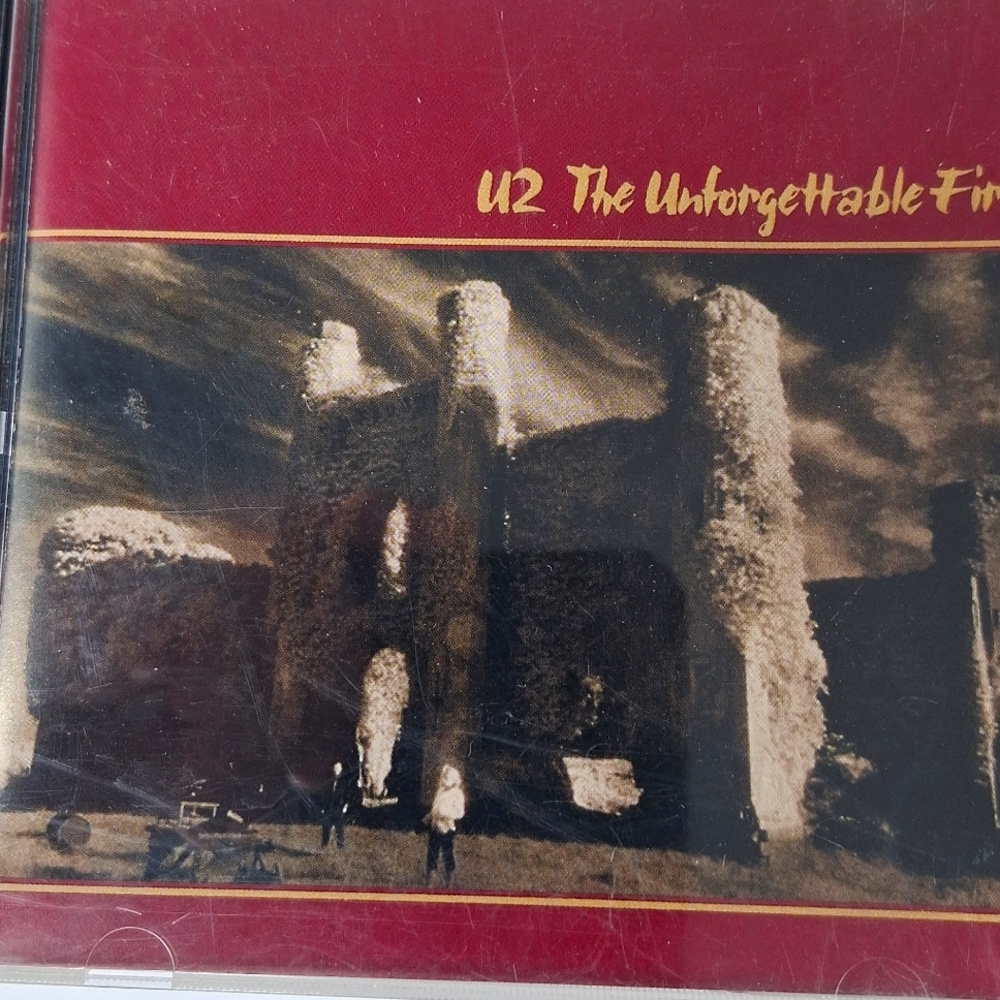 U2 THE UNFORGETTABLE FIRE. CD